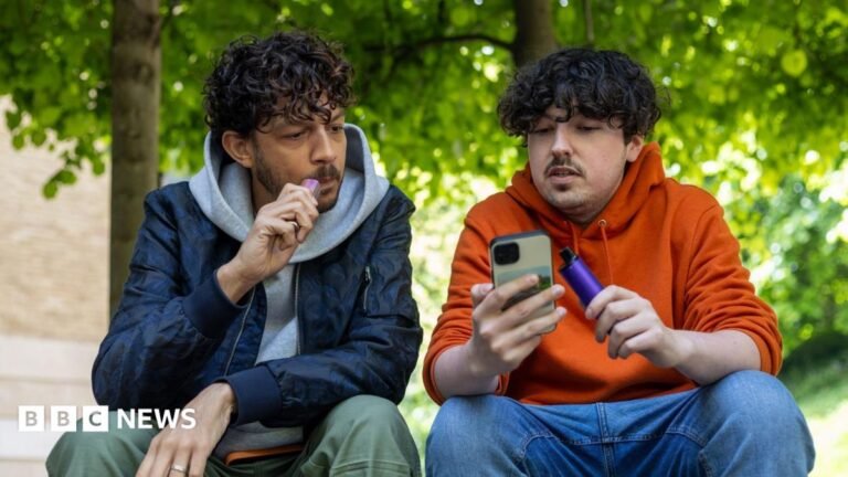 Nicotine vapes better than gum or patches for quitting smoking, major review finds
